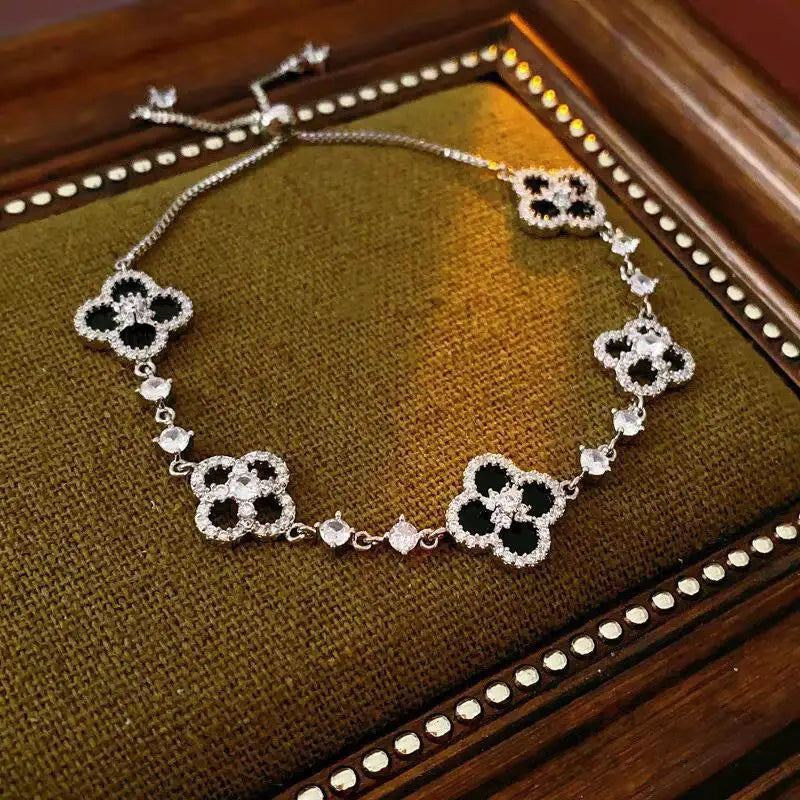2– Fashion Shell Stone Crystal Pink Mother-Of-Pearl Four-Leaf Clover Bracelet For Women Personalized Vintage Jewelry Accessories