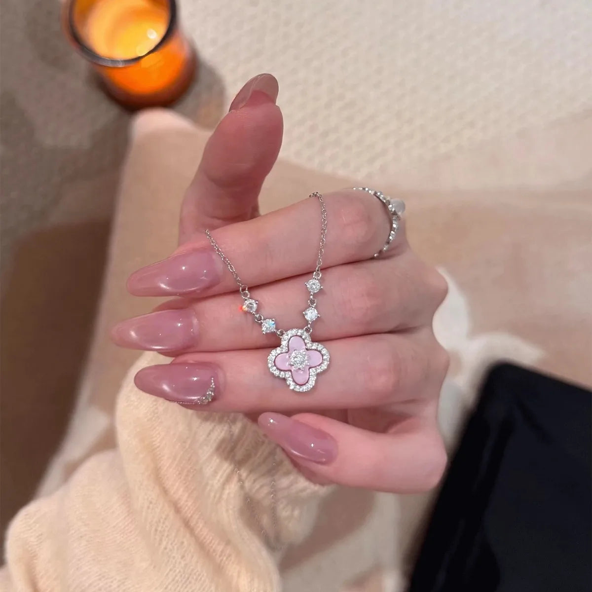 3– Fashion Pink Shell Crystal Flower Pendant Necklace For Women Pink Mother-Of-Pearl Four-Leaf Clover Jewelry Accessories
