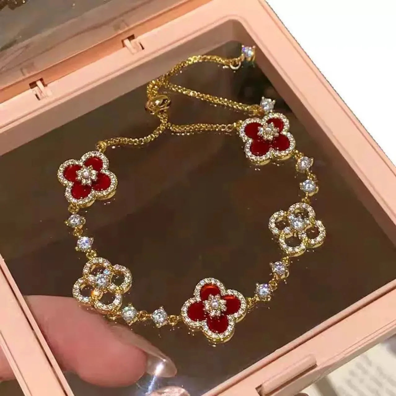 2– Fashion Shell Stone Crystal Pink Mother-Of-Pearl Four-Leaf Clover Bracelet For Women Personalized Vintage Jewelry Accessories