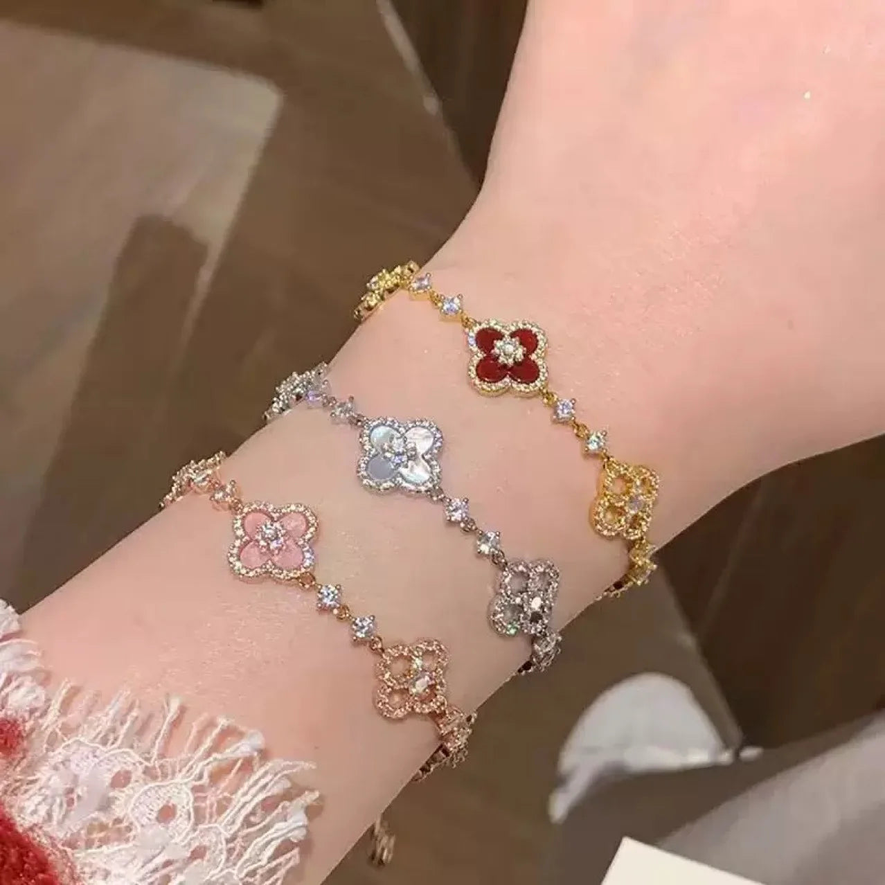 2– Fashion Shell Stone Crystal Pink Mother-Of-Pearl Four-Leaf Clover Bracelet For Women Personalized Vintage Jewelry Accessories